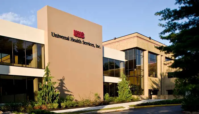 UHS_corp-facility-exterior_700 UHS_corp-facility-exterior_700